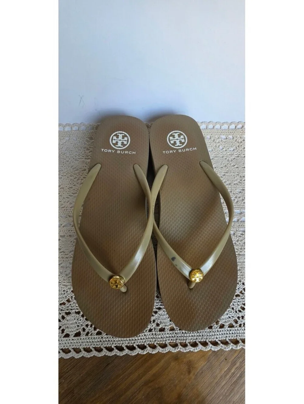 Tory Burch Beige Gold Logo Platform Wedge Flip Flop Sandals Size Unknown